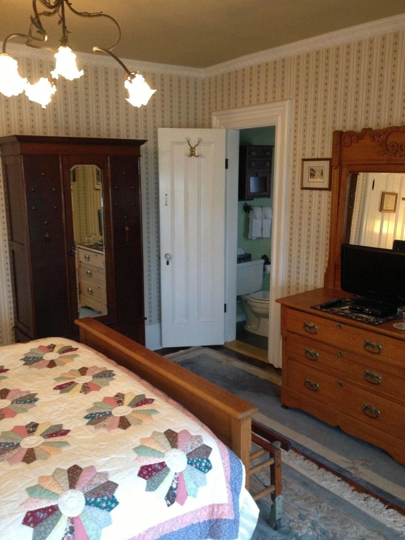 A Seafaring Maiden Bed And Breakfast Granville Ferry Екстер'єр фото