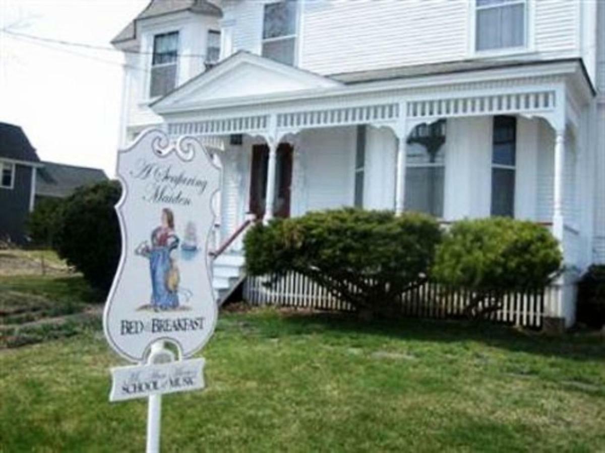 A Seafaring Maiden Bed And Breakfast Granville Ferry Номер фото